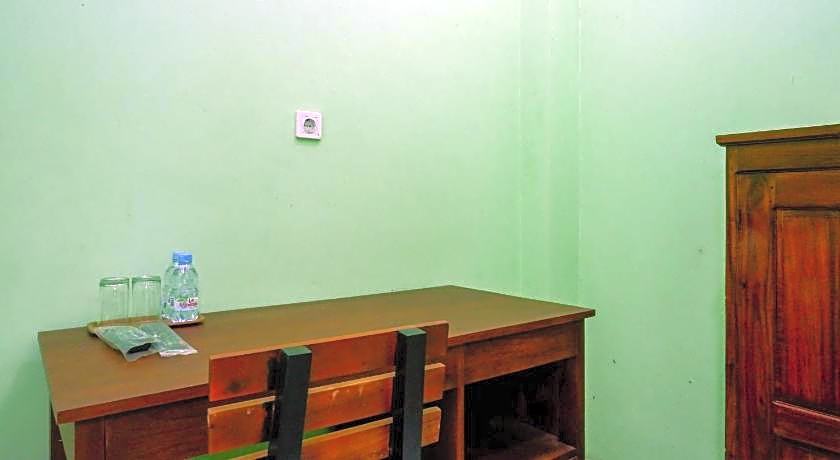 RedDoorz Syariah near Monumen Jogja Kembali