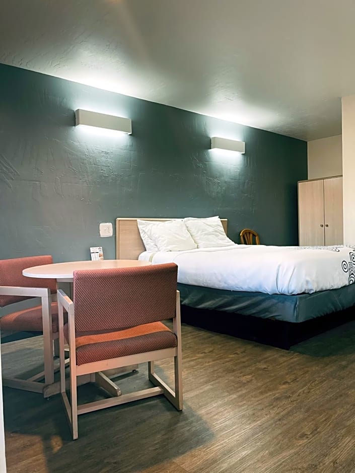 Century 21 Motel