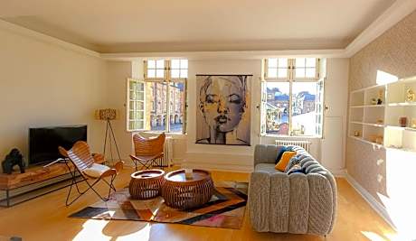 Grand Apt 130m2 vue place ducale