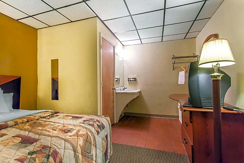 Rodeway Inn North