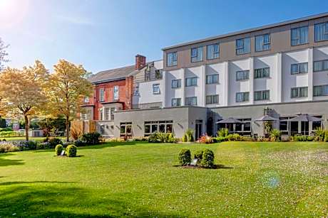Best Western Plus Pinewood Hotel, Manchester Airport South Handforth