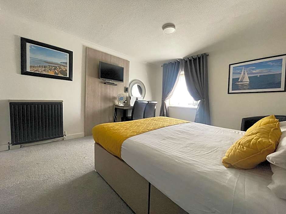 Photo 1 of 11 of Triple Room