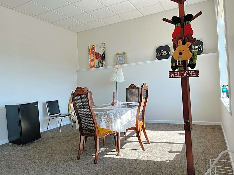 Peaceful and Spacious Lake View