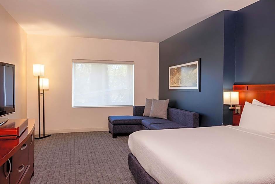 Courtyard by Marriott Toluca Tollocan
