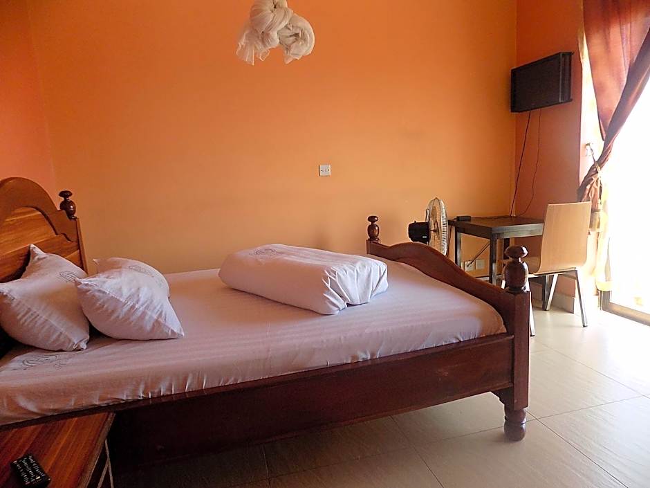 Olina Hotel and Apartments