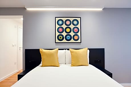 Lower Ground Floor Deluxe Studio Apartment