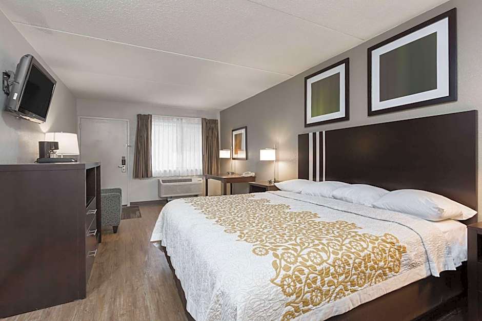 Days Inn by Wyndham Harrisburg North