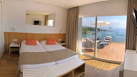 DELUXE APARTMENT 1 ADULT + 1 CHILD