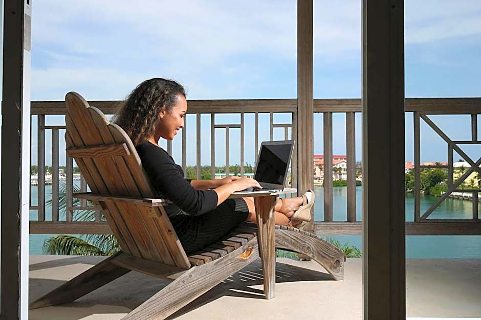 Pelican Bay Hotel