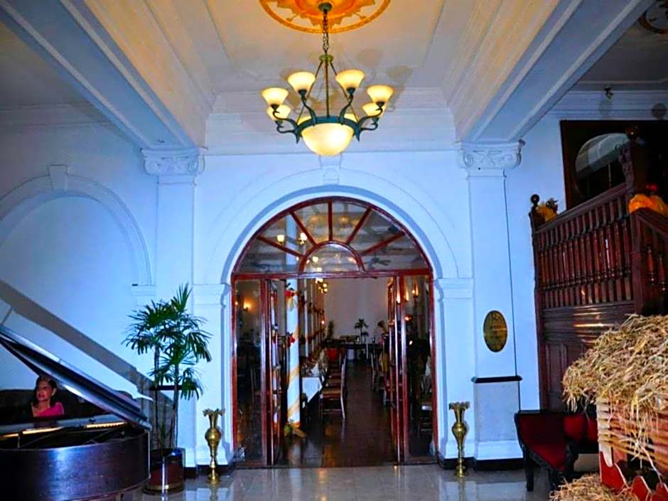 Queen'S Hotel