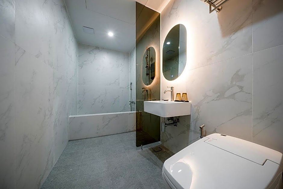 Brown Dot Hotel Pyeonghwa plaza