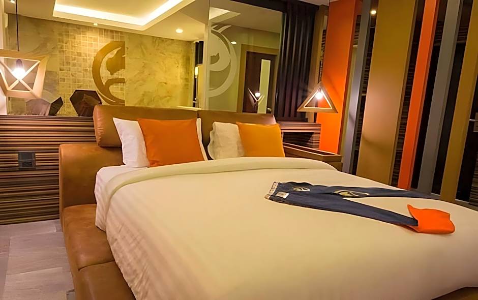 Dragon River Avenue Hotel