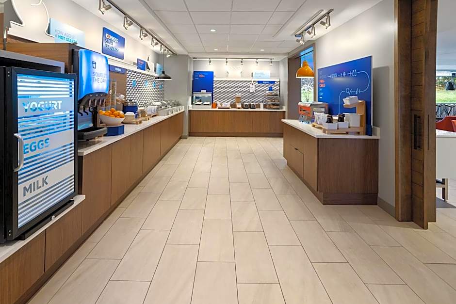 Holiday Inn Express And Suites Waynesboro East By IHG