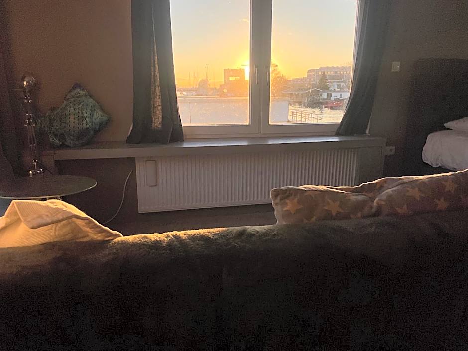 Amster Houseboat Bed without Breakfast