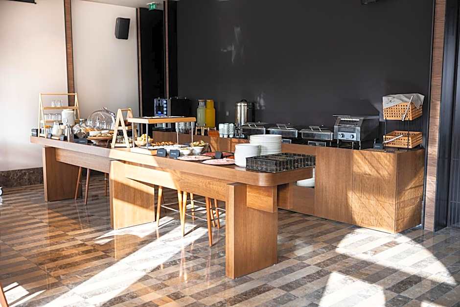 Infinity Hotel & More