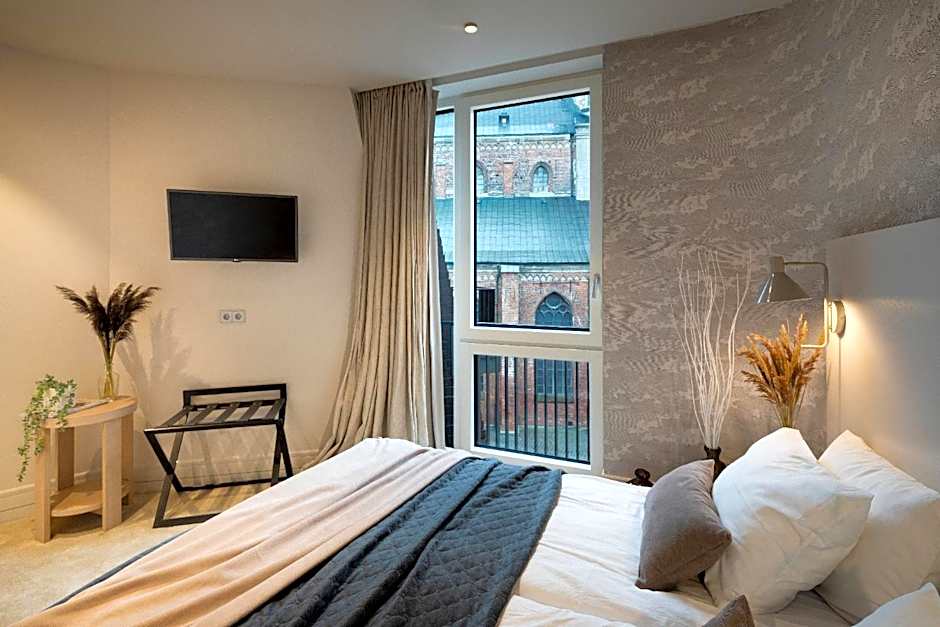 Redstone Apartments & Boutique Suites