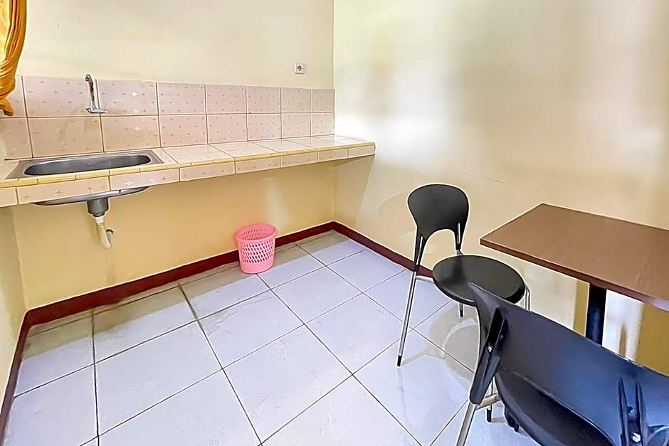 Hotel Shanty Mitra RedDoorz