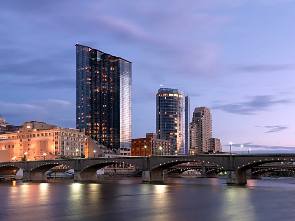 Amway Grand Plaza Hotel, Curio Collection by Hilton