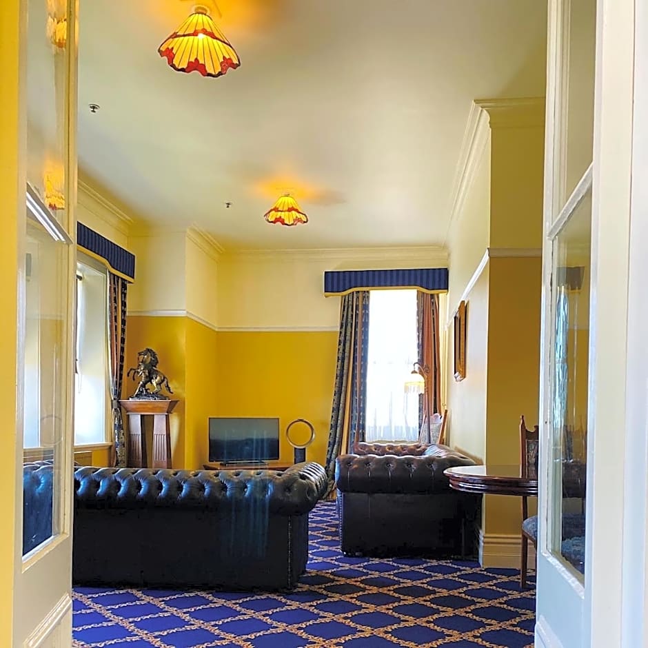 Carrington Hotel
