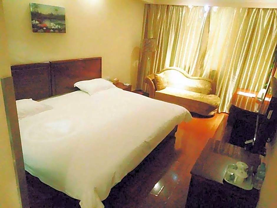 GreenTree Inn ZhenJiang Jurong New Bus Station Express Hotel