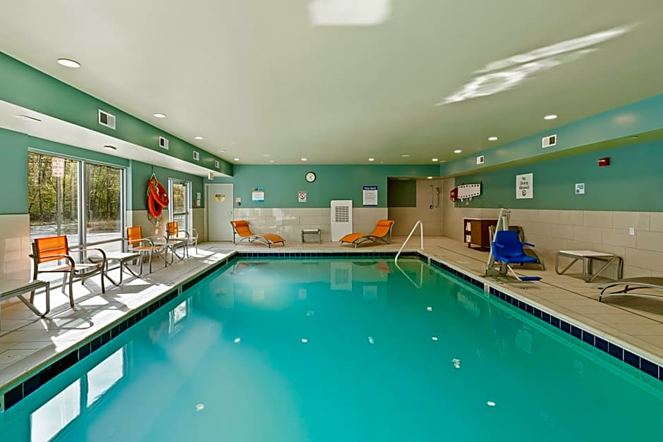 Holiday Inn Express & Suites North Brunswick By IHG