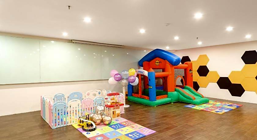 Yellow Bee Tangerang