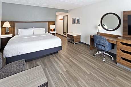 1 King Bed Shower Only Nonsmoking