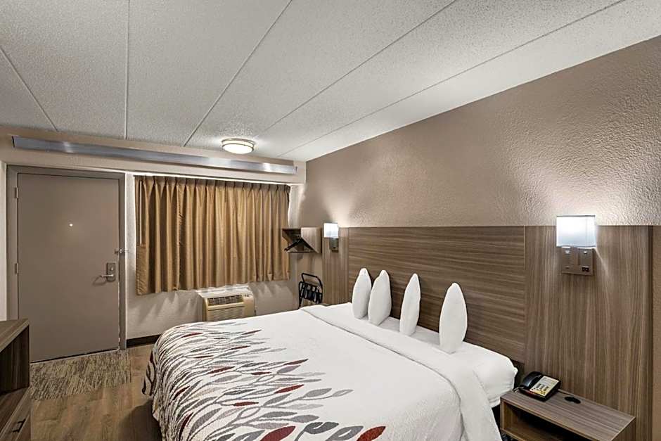 Red Roof Inn Enfield