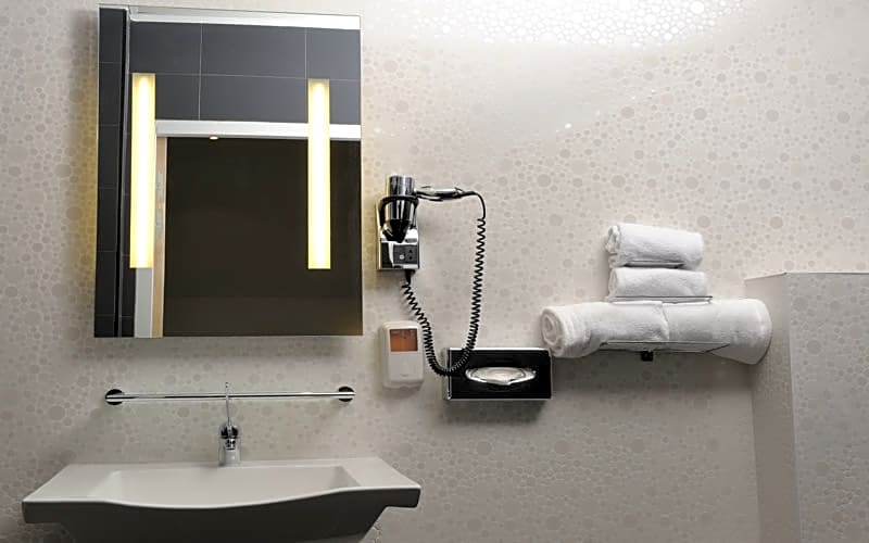 Comfort Hotel Centre Del Mon