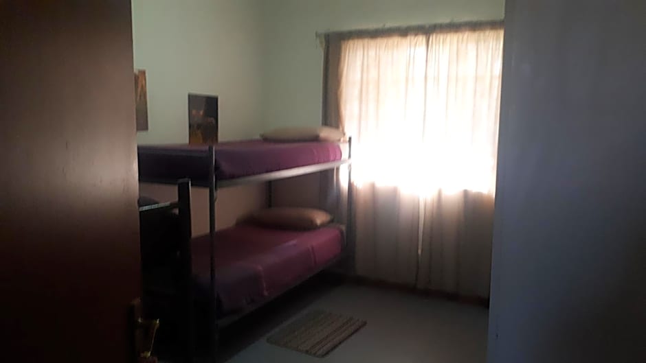 Gum Tree Lodge Backpackers