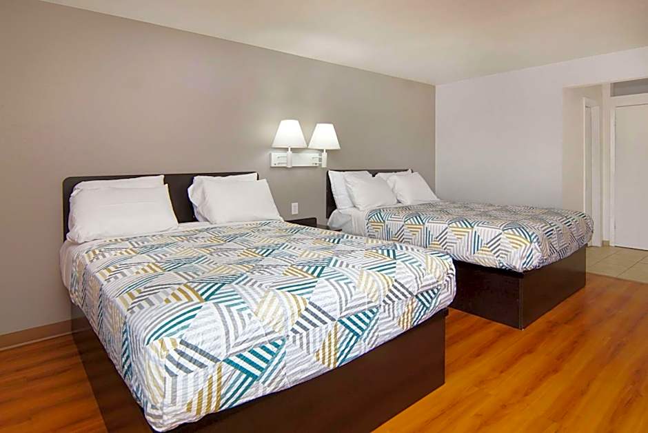 Motel 6-Lancaster, TX - DeSoto - Lancaster