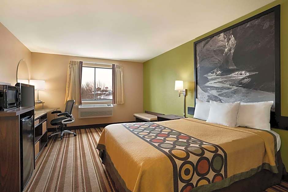 Super 8 by Wyndham S Jordan/Sandy/Slc Area