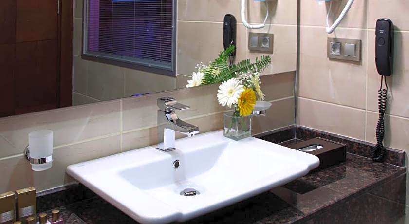 Hotel Senbayrak City