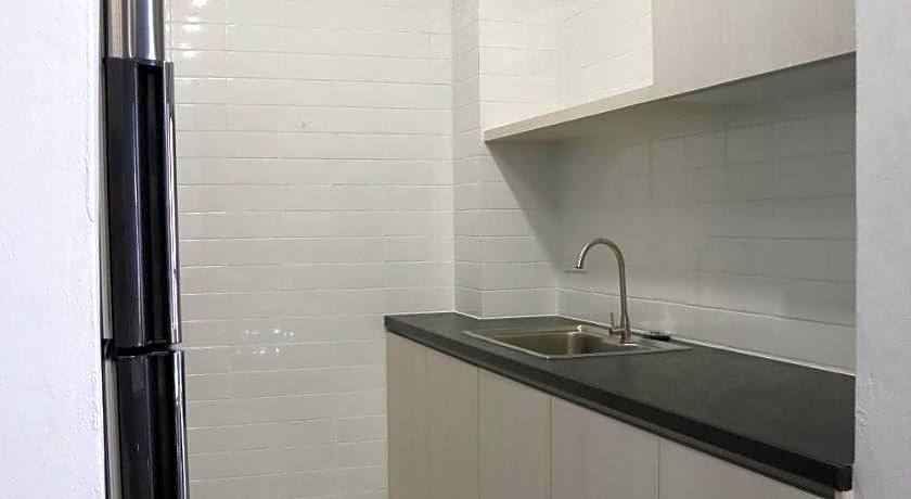 Roxy Sematan Villa & Townhouse