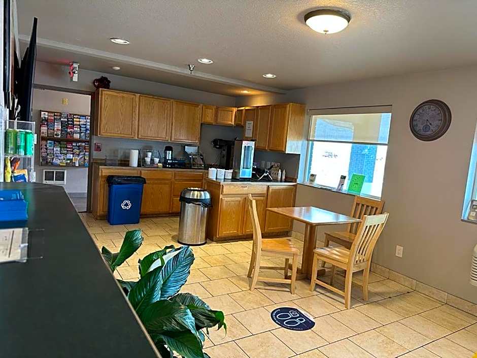 Super 8 by Wyndham Greeley