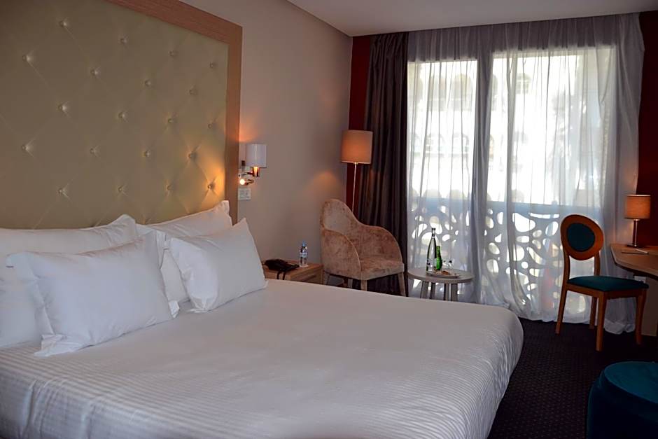 Flower Town Hotel & Spa