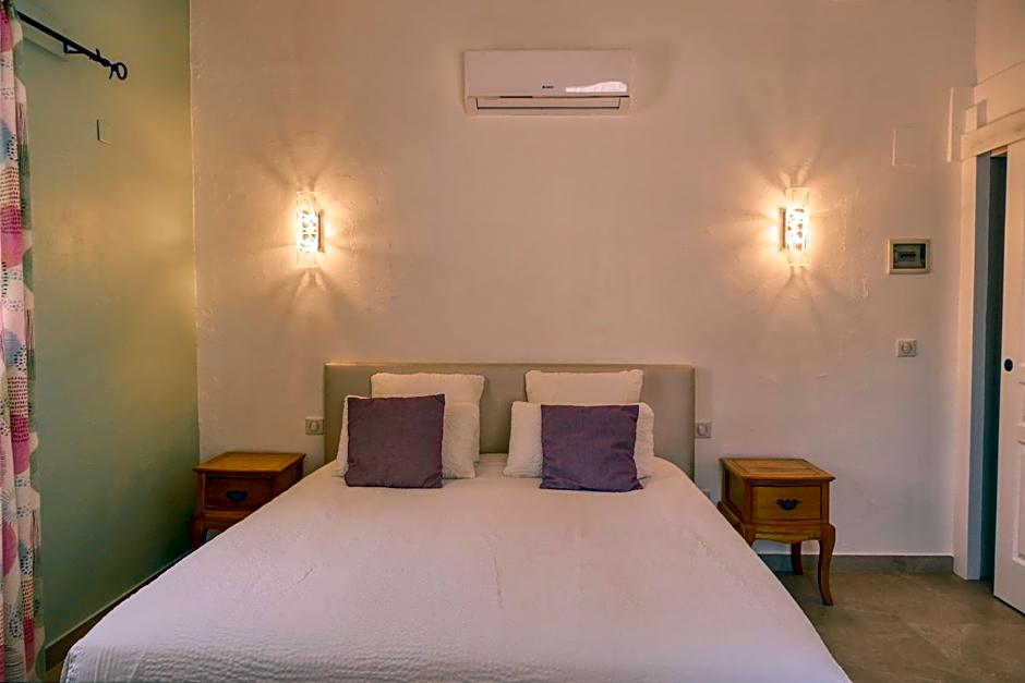 Le Hameau Fleur de Pierres , Chambre , Gite et Table d'Hôtes