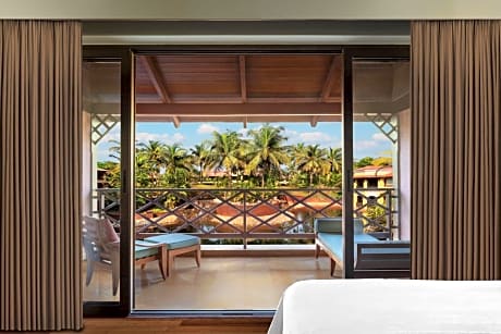 Lagoon View Guest Room One King or Two Twin/Single Beds