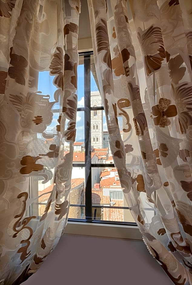 Donati Luxury Tower Suites