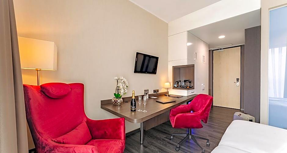 PLAZA Premium Grand Winston