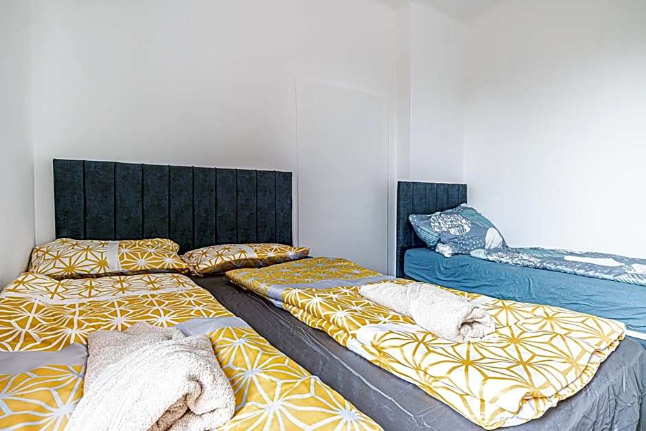 Comfy Rooms in Shared villa with Terrace and Garden