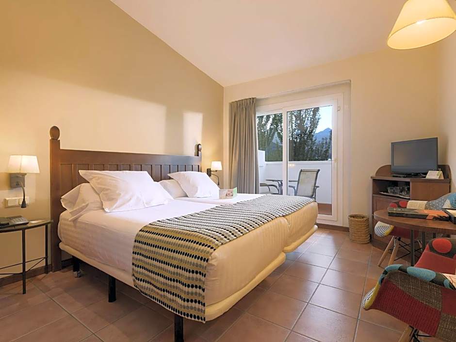 Photo 1 of 4 of 1 Double Bed or 2 Beds, Mountain View