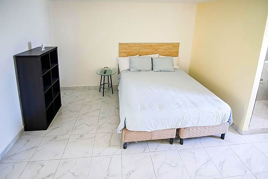 OYO Hotel Plaza Las Torres, Cabo San Lucas