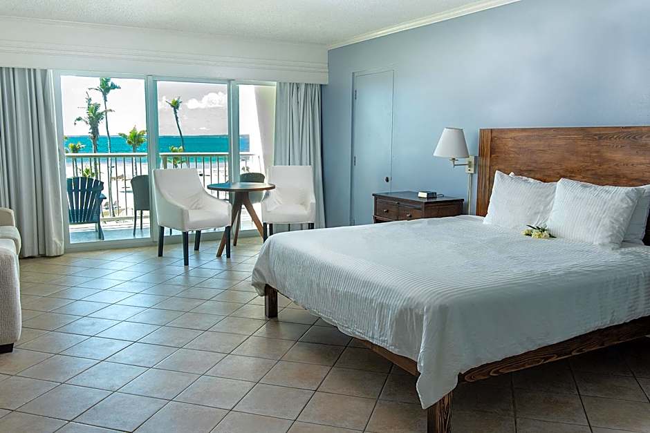 Photo 1 of 5 of Deluxe 1 King Bed, Ocean front