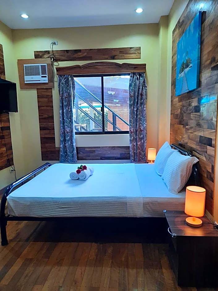 Photo 1 of 14 of Standard 1 Queen Bed