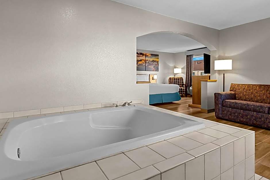 Days Inn & Suites by Wyndham Castle Rock