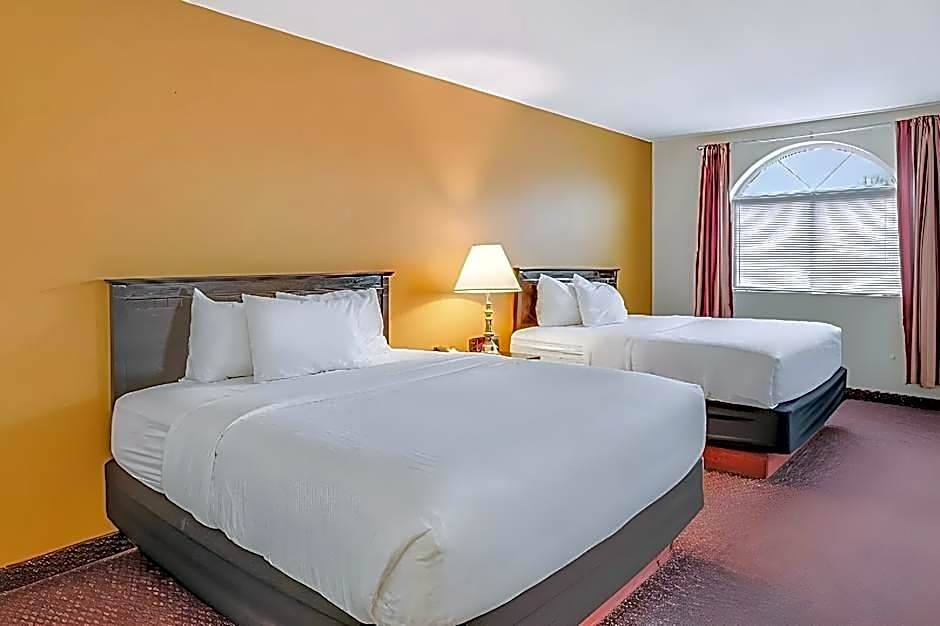 Econo Lodge Whitehall Near Michigan's Adventure