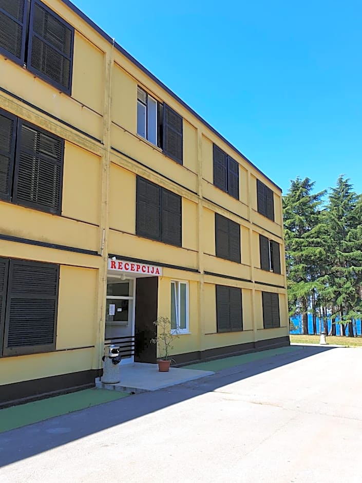 Youth Hostel Pinesta