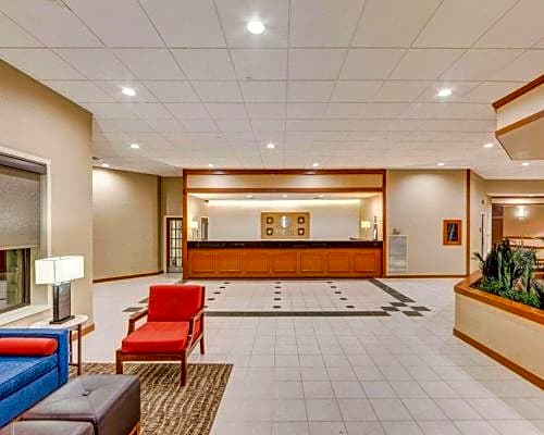 Comfort Inn & Suites Plano East