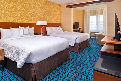 Queen Studio with Two Queen Beds, River View, Sofa Bed and Transfer Shower - Mobility Access